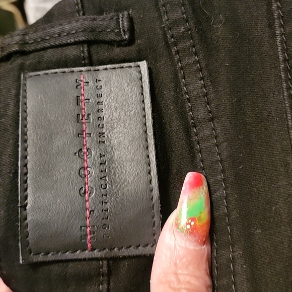 Jeans - Picture 13 of 13